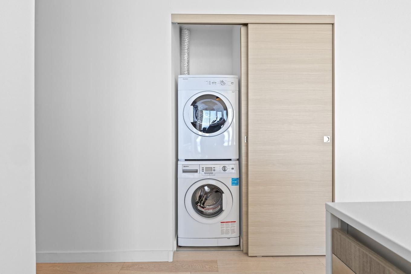 Salle de lavage - 2809-1450 Boul. René-Lévesque O., Montréal (Ville-Marie), QC - Indoor Photo Showing Laundry Room