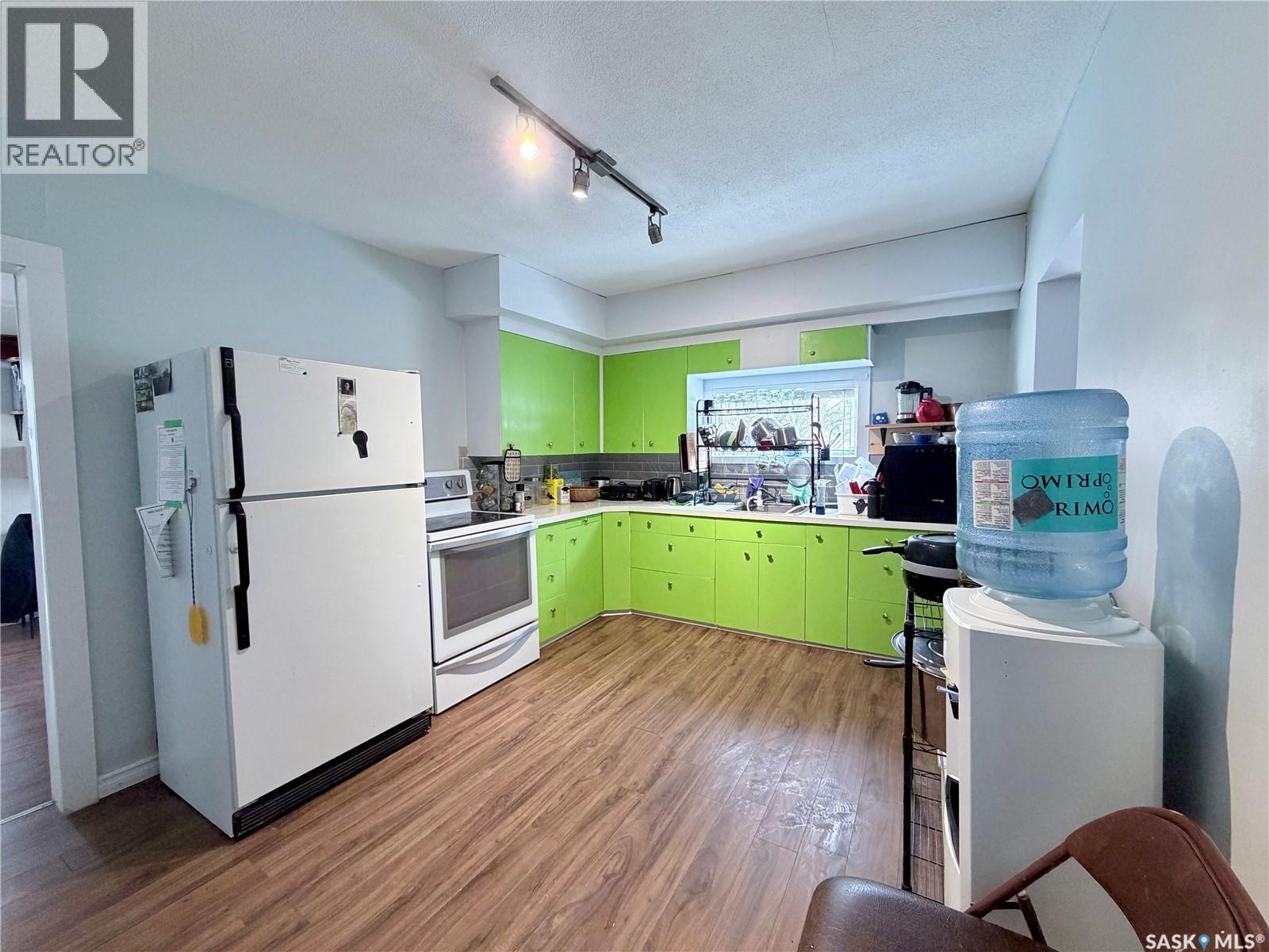 202 Saskatchewan Avenue, Liberty, SK - Indoor Photo Showing Kitchen