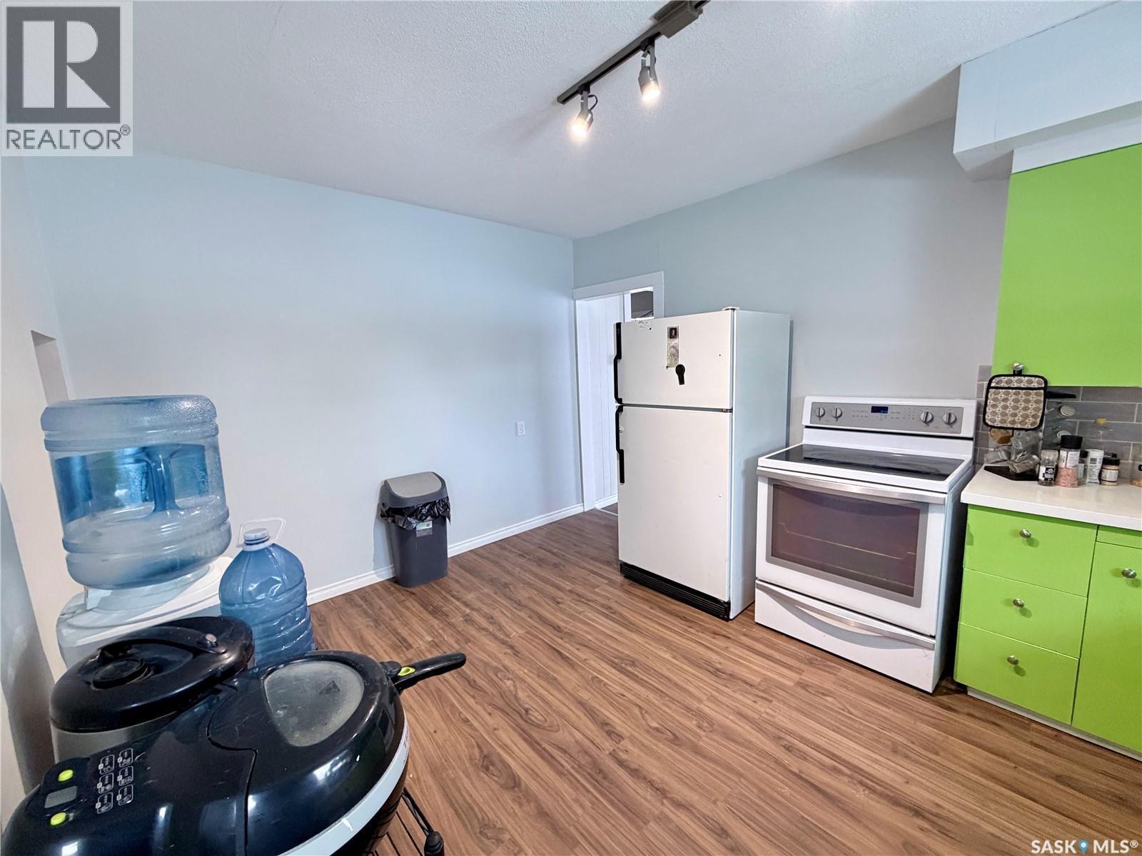 202 Saskatchewan Avenue, Liberty, SK - Indoor Photo Showing Kitchen