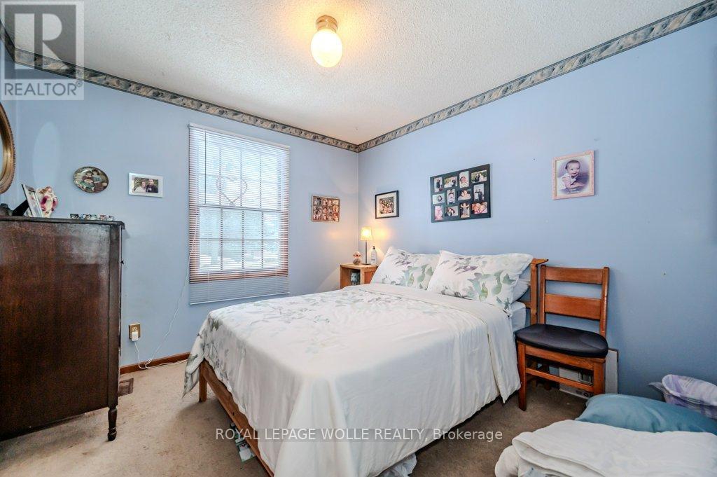 39 Bannockburn Road, Kitchener, ON - Indoor Photo Showing Bedroom