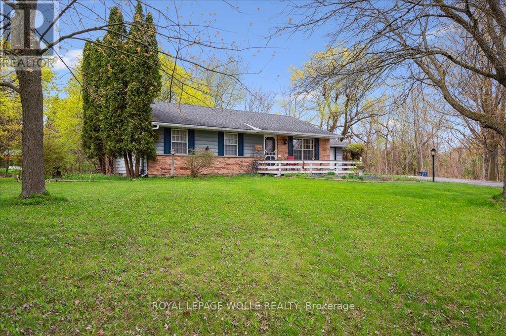39 Bannockburn Road, Kitchener, ON - Outdoor With Deck Patio Veranda