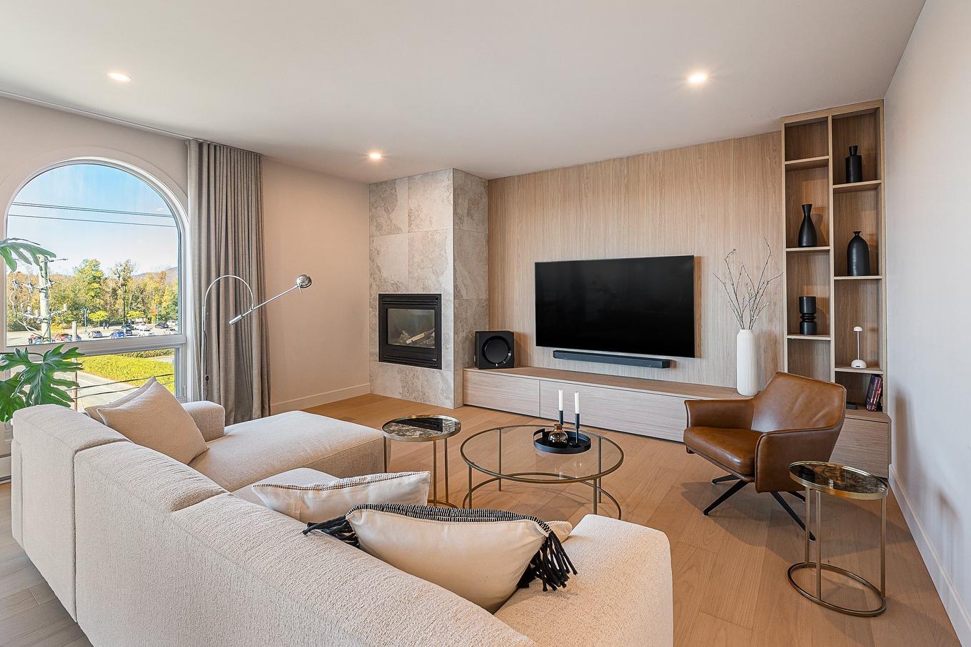 Salon - 6-300 Rue Du Moulin, Magog, QC - Indoor Photo Showing Other Room With Fireplace