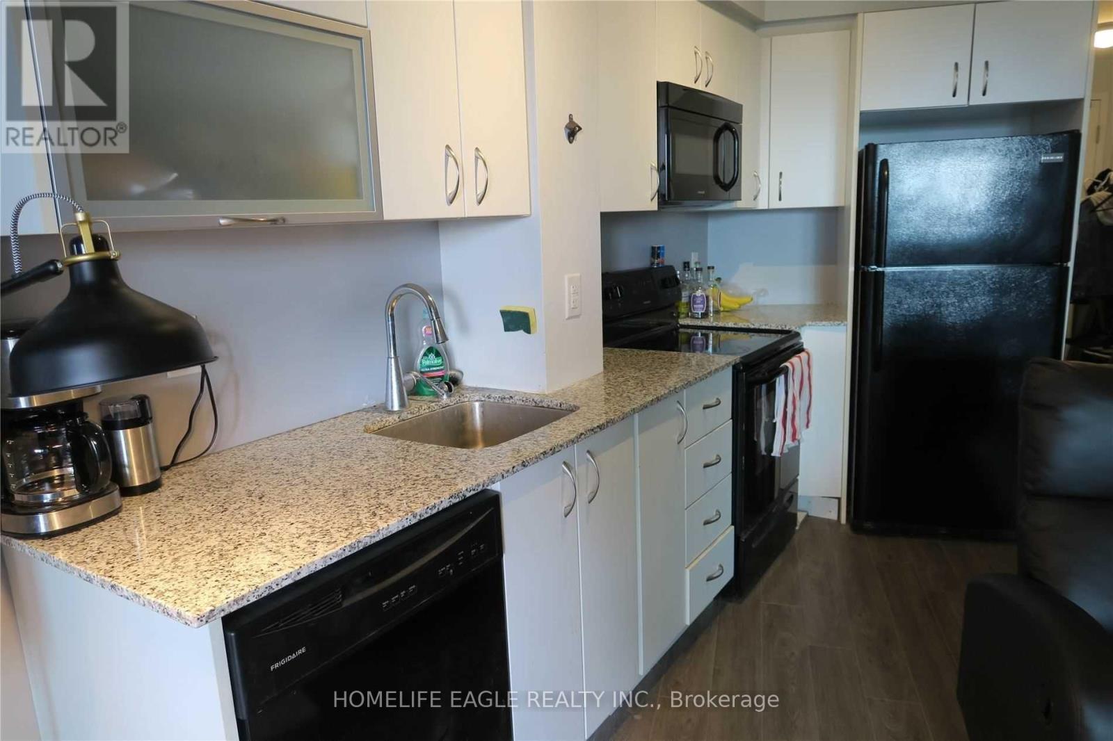 309 - 150 East Liberty Street, Toronto, ON - Indoor Photo Showing Kitchen