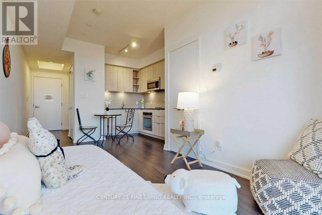 2308 - 50 Ordnance Street, Toronto, ON - Indoor Photo Showing Living Room