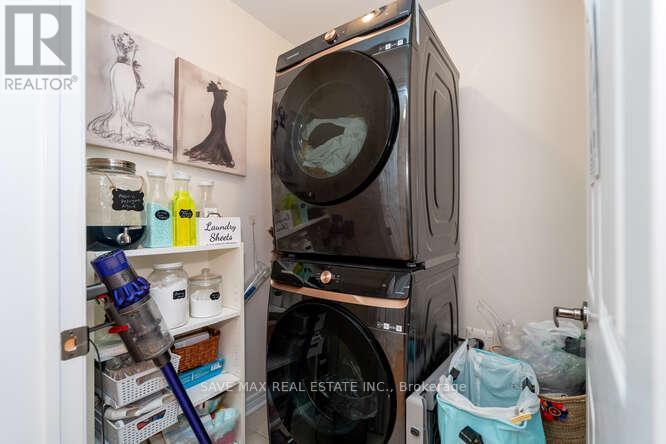 3452 Eglinton Avenue W, Mississauga, ON - Indoor Photo Showing Laundry Room