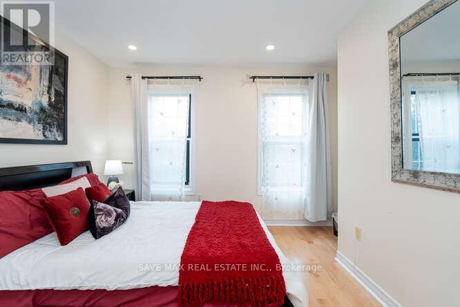 3452 Eglinton Avenue W, Mississauga, ON - Indoor Photo Showing Bedroom