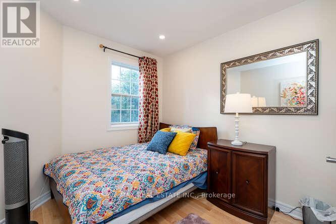 3452 Eglinton Avenue W, Mississauga, ON - Indoor Photo Showing Bedroom