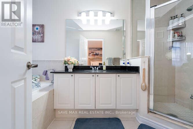 3452 Eglinton Avenue W, Mississauga, ON - Indoor Photo Showing Bathroom