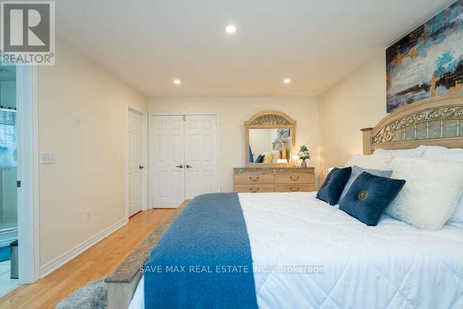 3452 Eglinton Avenue W, Mississauga, ON - Indoor Photo Showing Bedroom