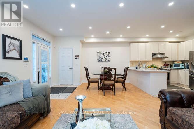 3452 Eglinton Avenue W, Mississauga, ON - Indoor