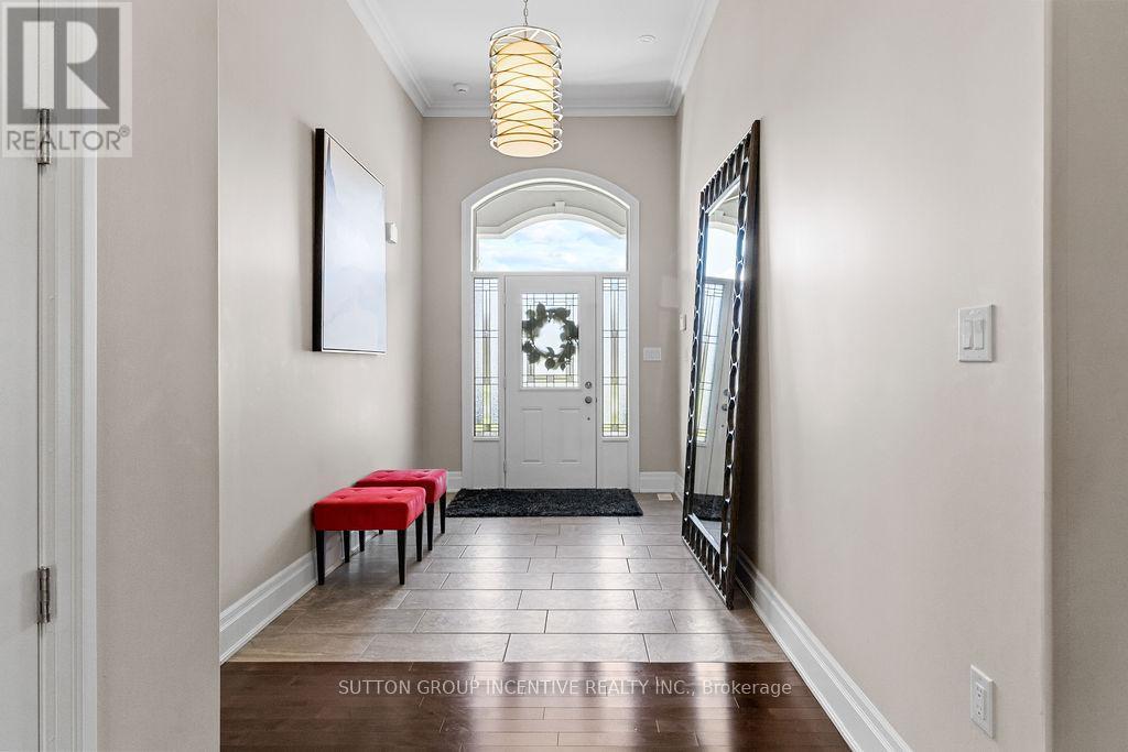 327 Sunnybrae Avenue, Innisfil, ON - Indoor Photo Showing Other Room