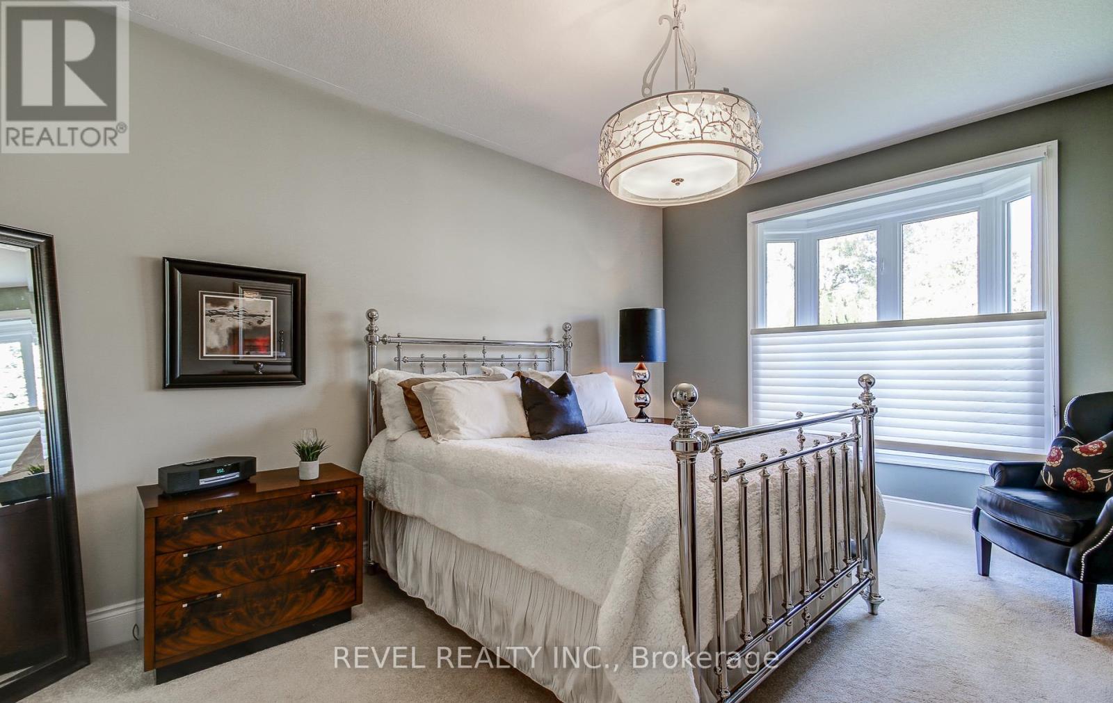 126 Aberfoyle Mill Crescent, Puslinch, ON - Indoor Photo Showing Bedroom