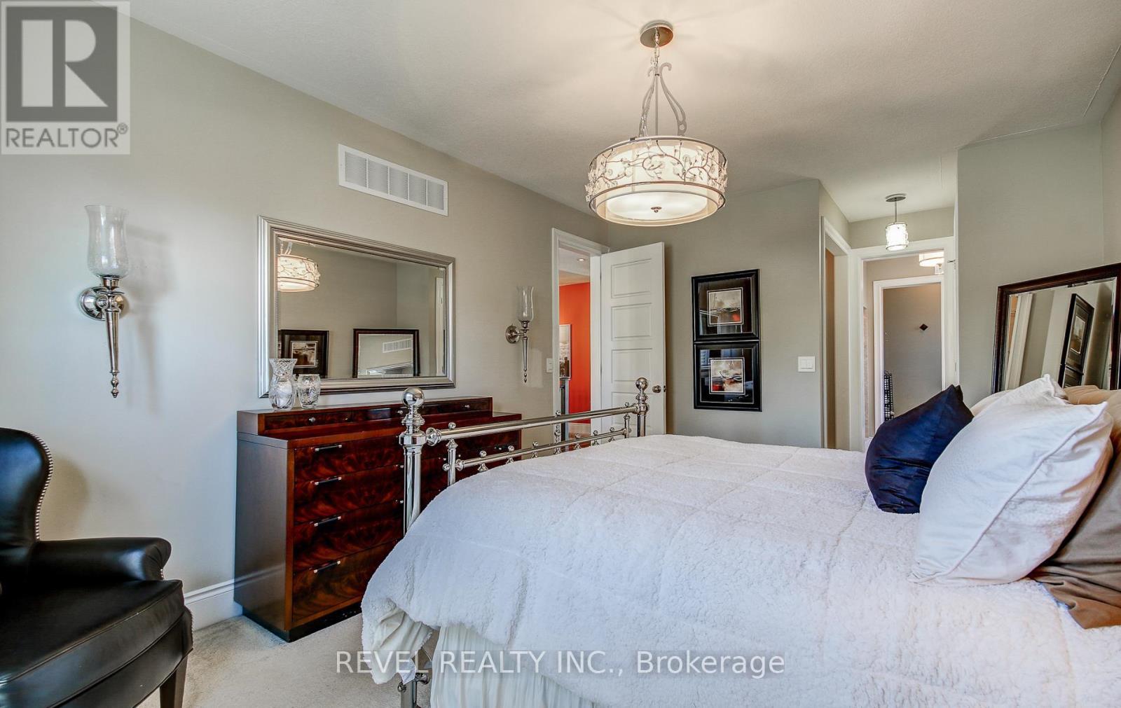 126 Aberfoyle Mill Crescent, Puslinch, ON - Indoor Photo Showing Bedroom