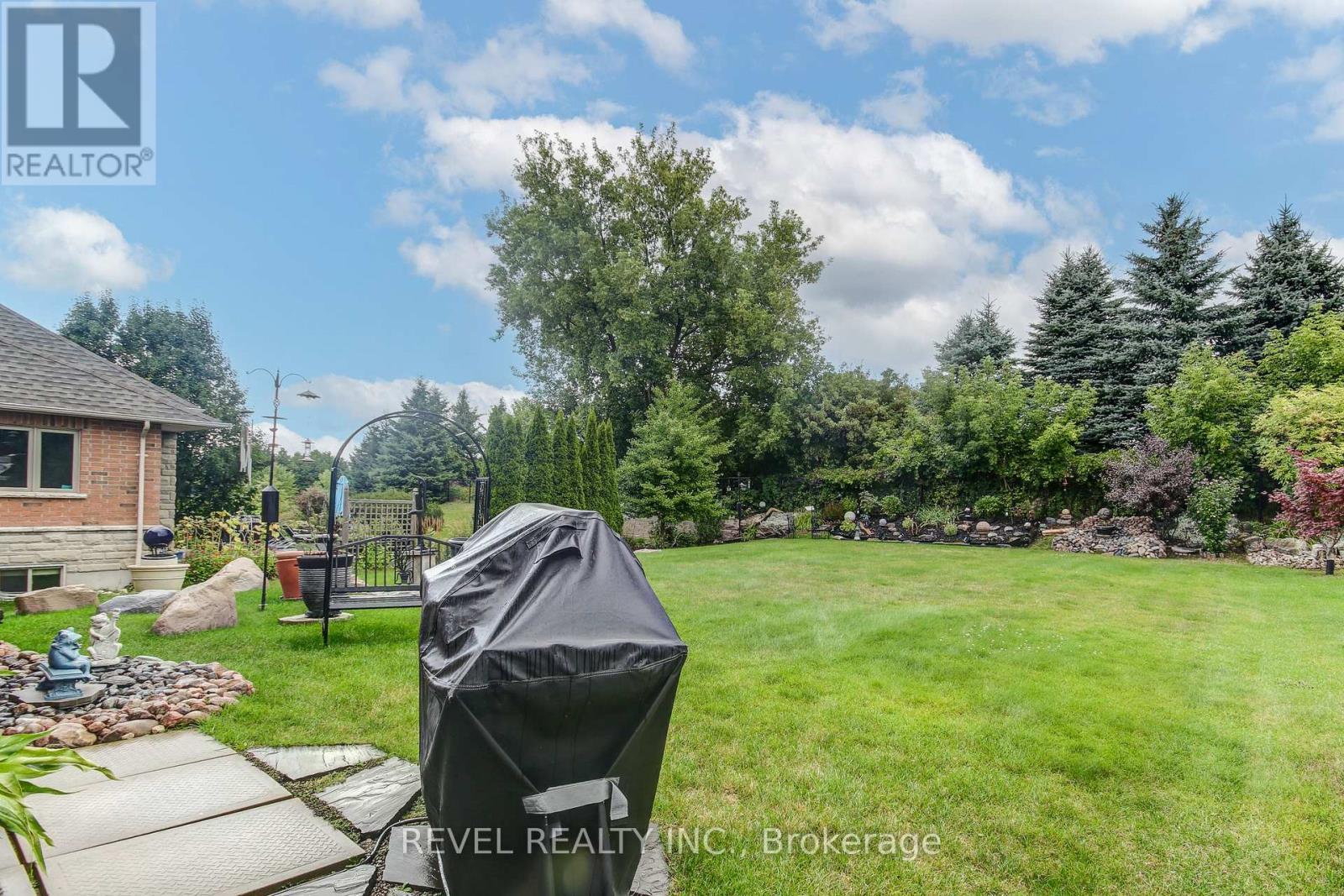 126 Aberfoyle Mill Crescent, Puslinch, ON - Outdoor