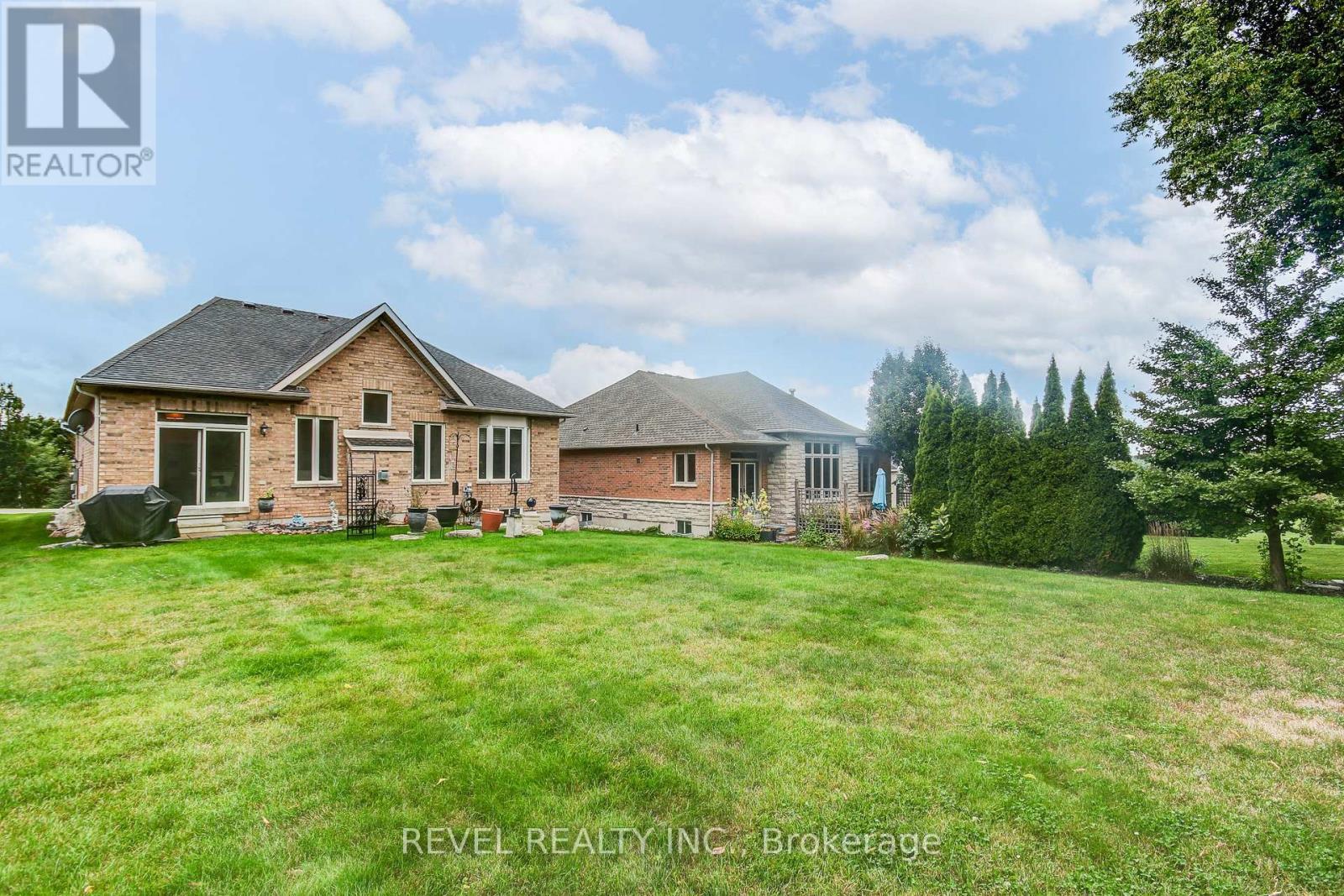126 Aberfoyle Mill Crescent, Puslinch, ON - Outdoor