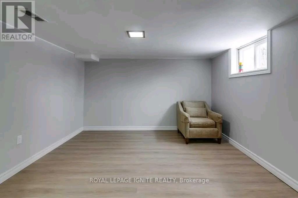 Bsmt B - 19 Bardwell Crescent, Toronto, ON - Indoor Photo Showing Other Room