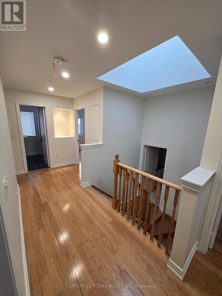 10 Willow Landing, Markham, ON - Indoor Photo Showing Other Room