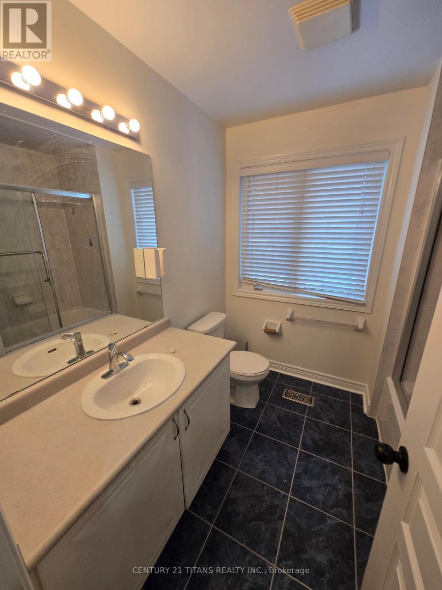 10 Willow Landing, Markham, ON - Indoor Photo Showing Bathroom