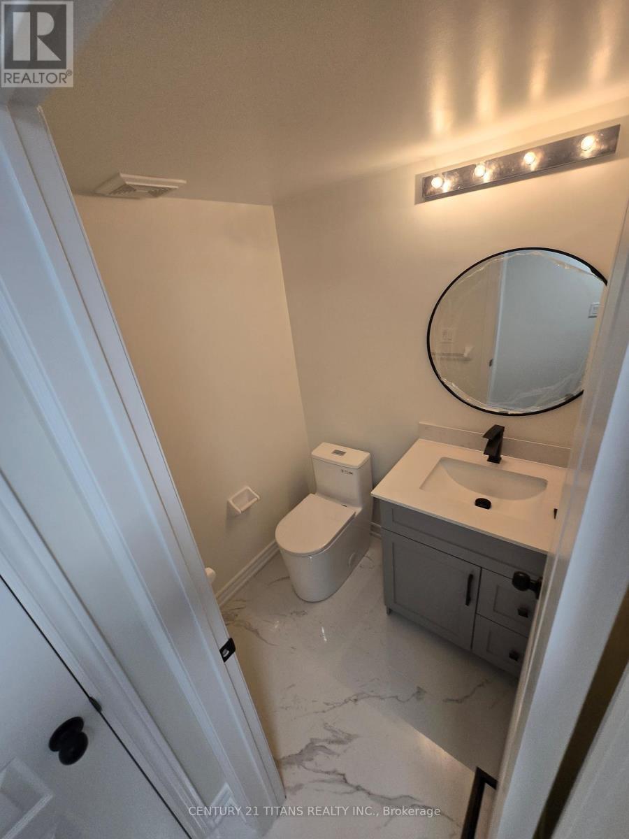 10 Willow Landing, Markham, ON - Indoor Photo Showing Bathroom