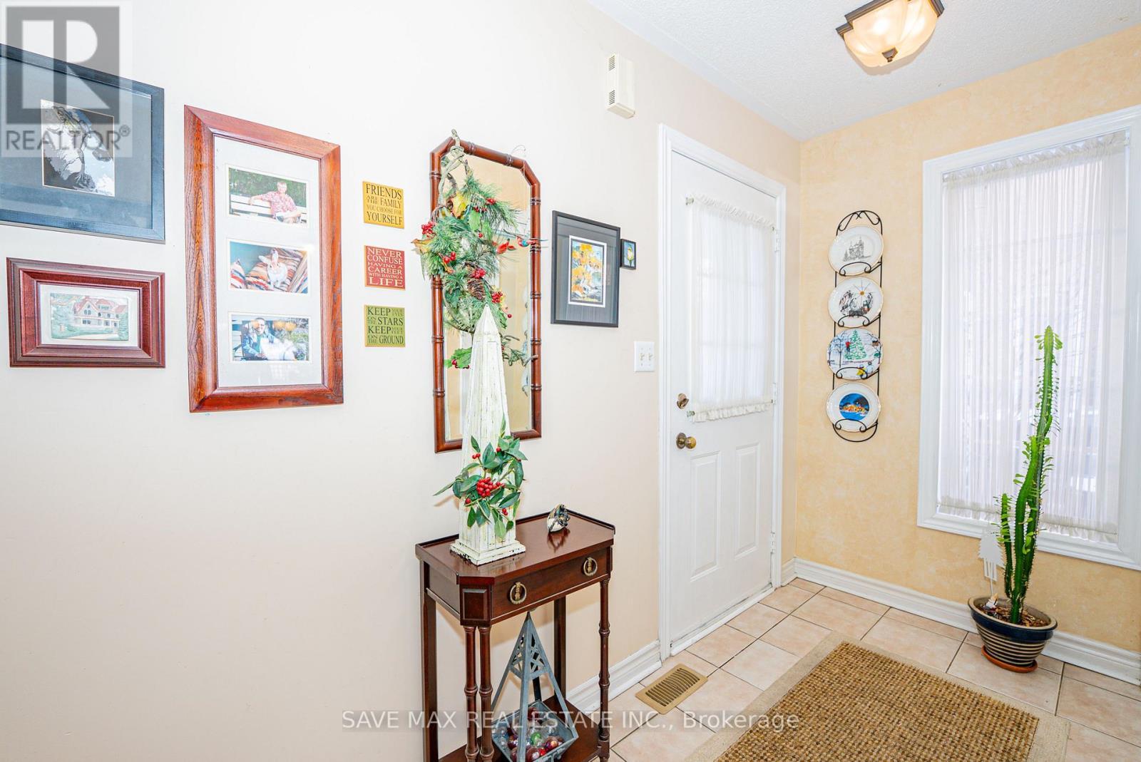 13 Pressed Brick Drive, Brampton, ON - Indoor Photo Showing Other Room