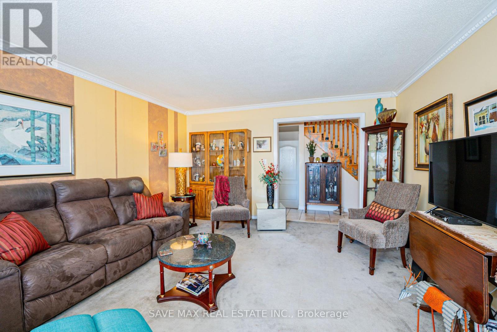 13 Pressed Brick Drive, Brampton, ON - Indoor Photo Showing Living Room