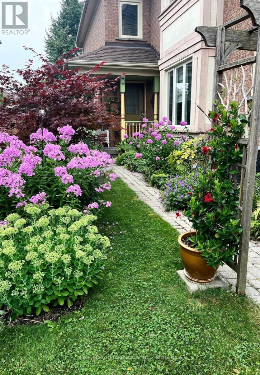 13 Pressed Brick Drive, Brampton, ON - Outdoor