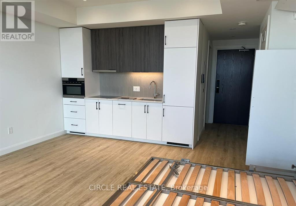 511 - 741 King Street W, Kitchener, ON - Indoor Photo Showing Kitchen