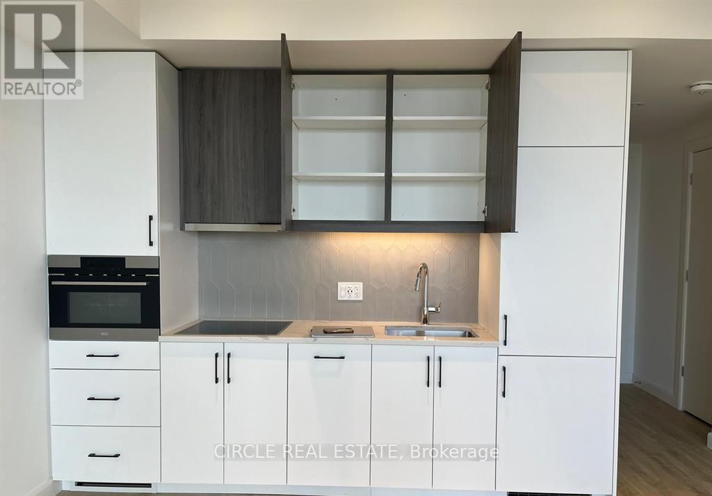 511 - 741 King Street W, Kitchener, ON - Indoor Photo Showing Kitchen