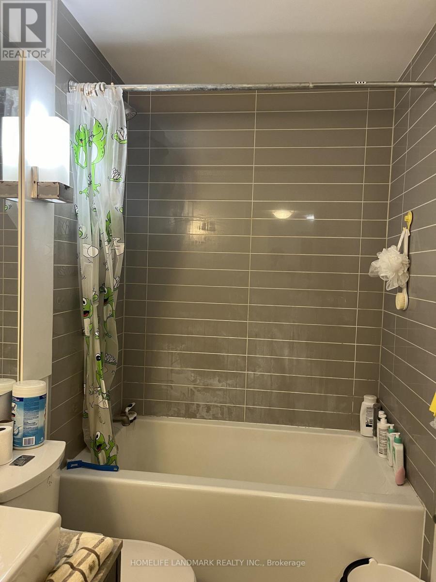 2002 - 8 Mercer Street, Toronto, ON - Indoor Photo Showing Bathroom