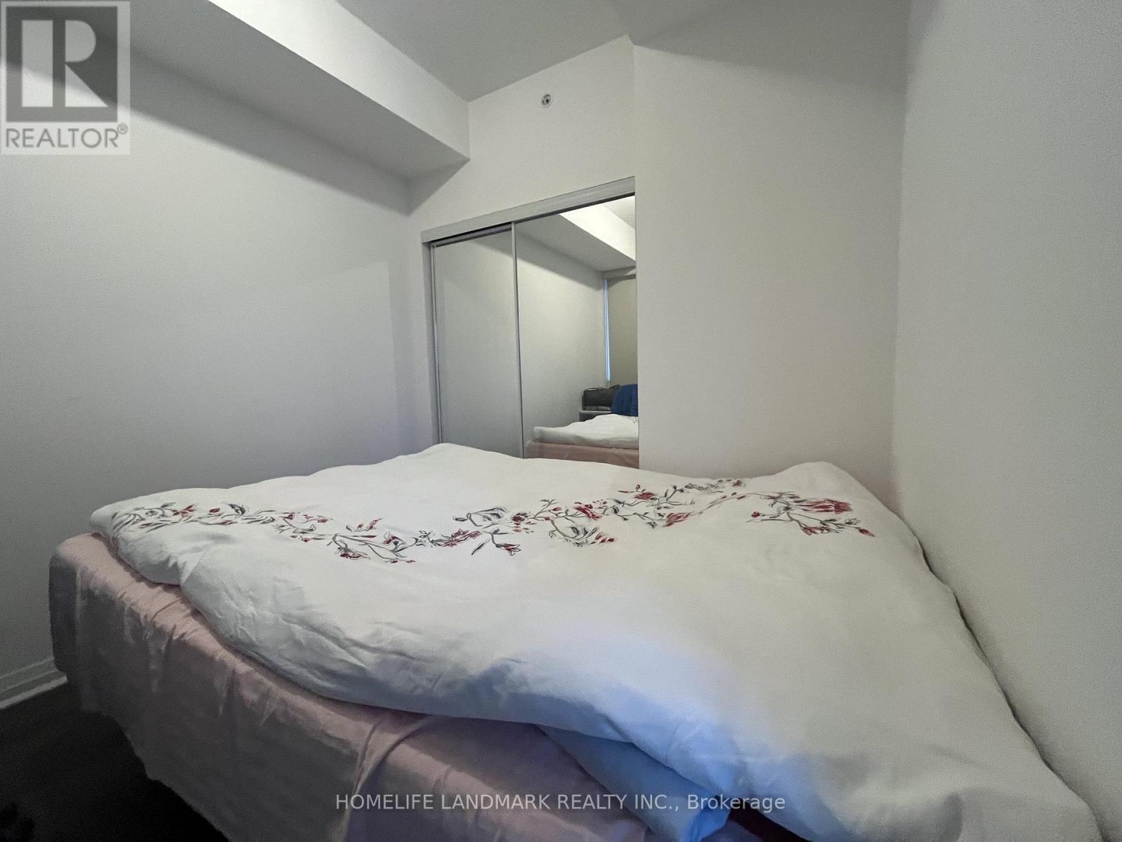 2002 - 8 Mercer Street, Toronto, ON - Indoor Photo Showing Bedroom