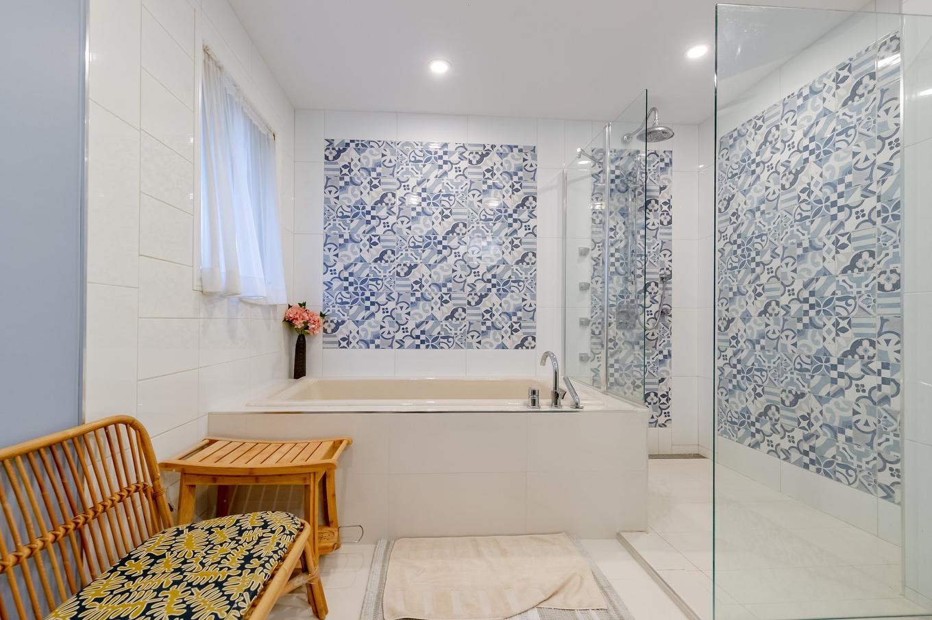 Ensuite bathroom - 990 Rue Renoir, Brossard, QC - Indoor Photo Showing Bathroom