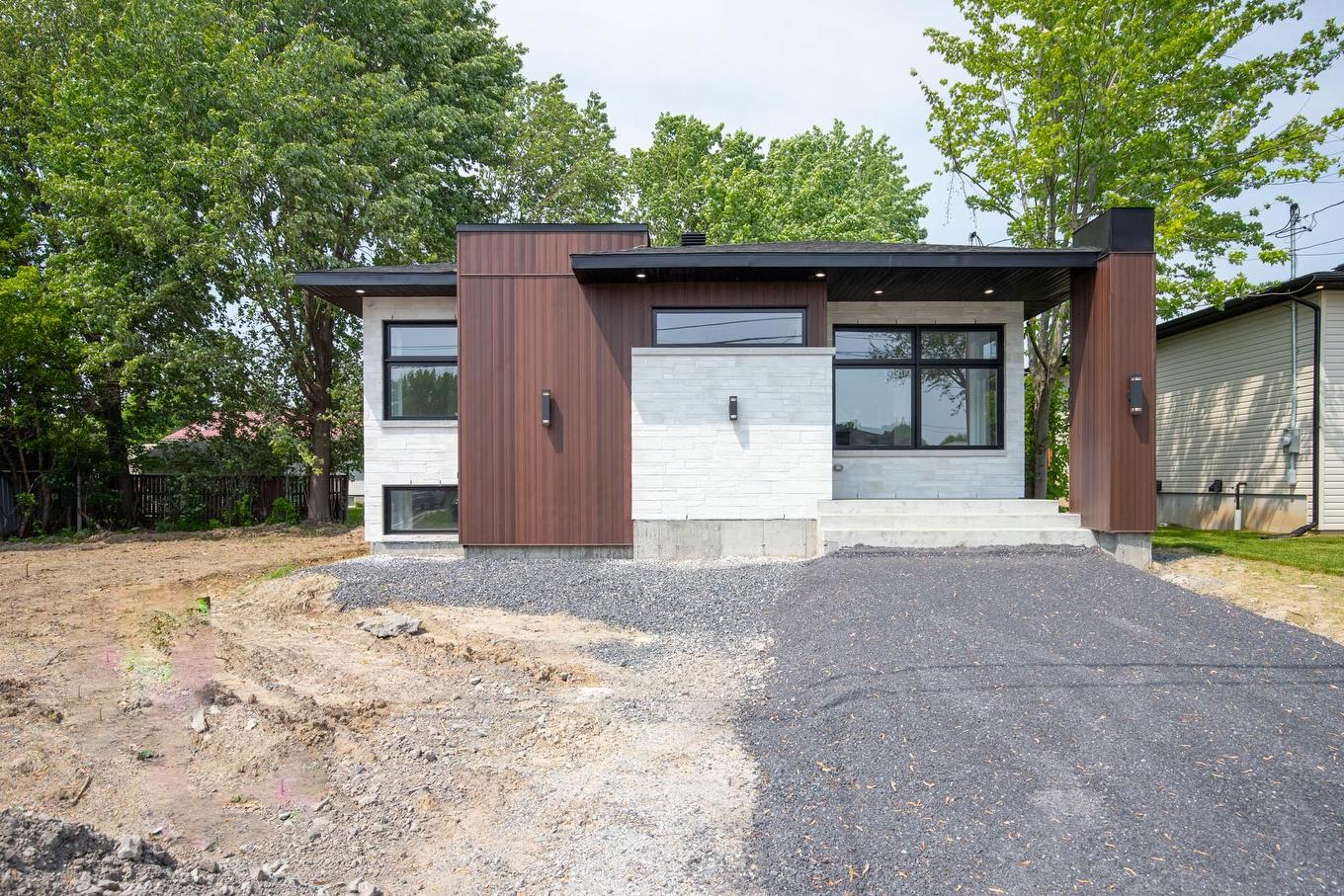 Façade - 145 Rue Mignonne, Saint-Jean-Sur-Richelieu, QC - Outdoor