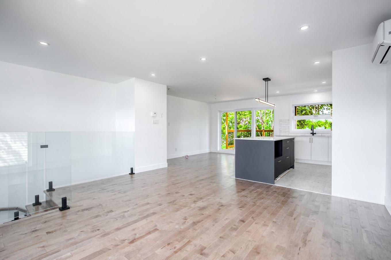 Vue d'ensemble - 145 Rue Mignonne, Saint-Jean-Sur-Richelieu, QC - Indoor Photo Showing Other Room