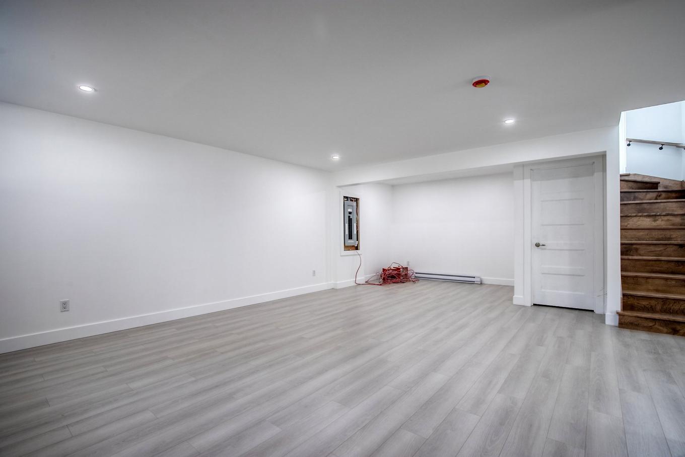 Salle familiale - 145 Rue Mignonne, Saint-Jean-Sur-Richelieu, QC - Indoor