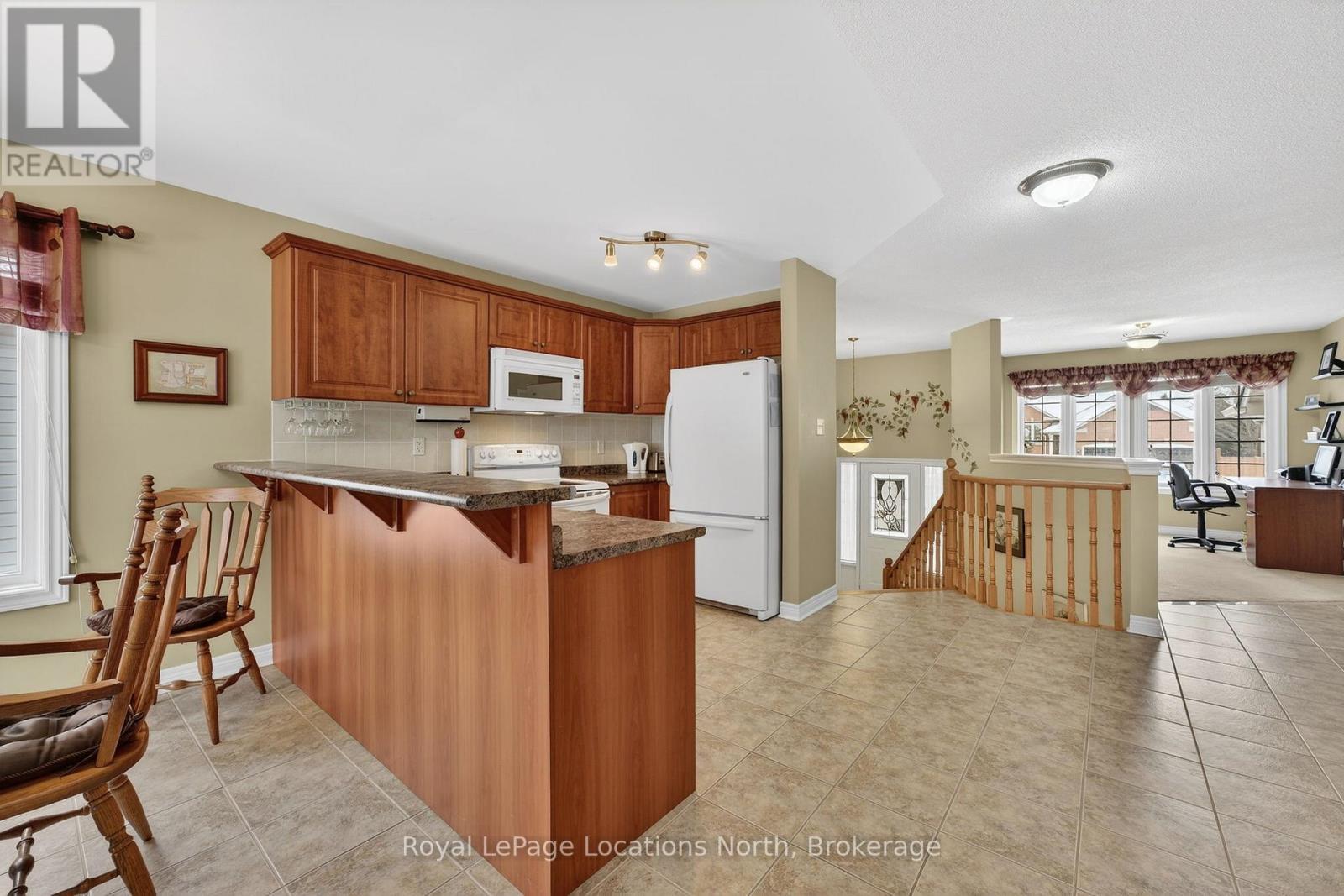 15 Princess Point Drive, Wasaga Beach, ON - Indoor Photo Showing Kitchen