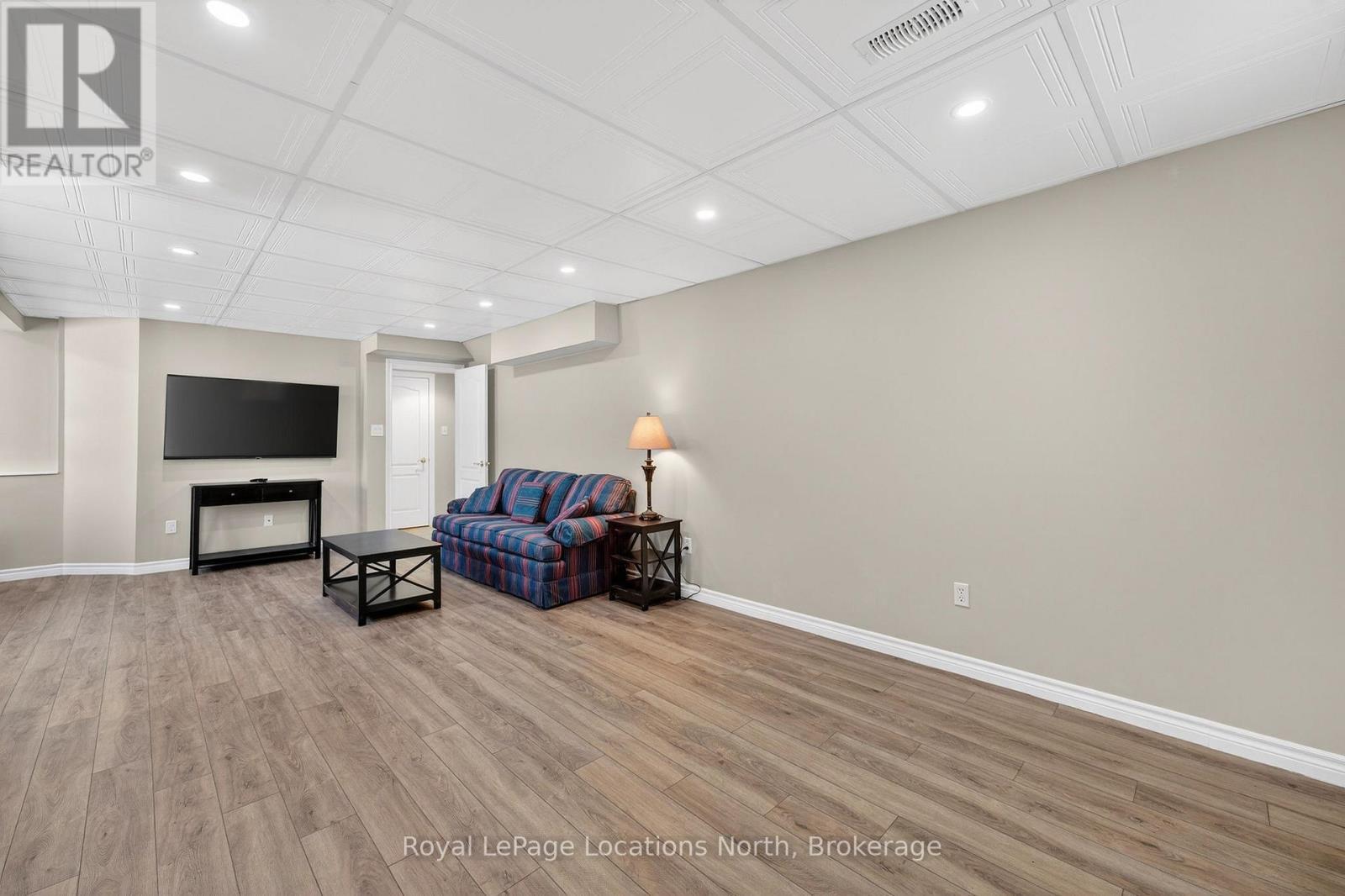 15 Princess Point Drive, Wasaga Beach, ON - Indoor