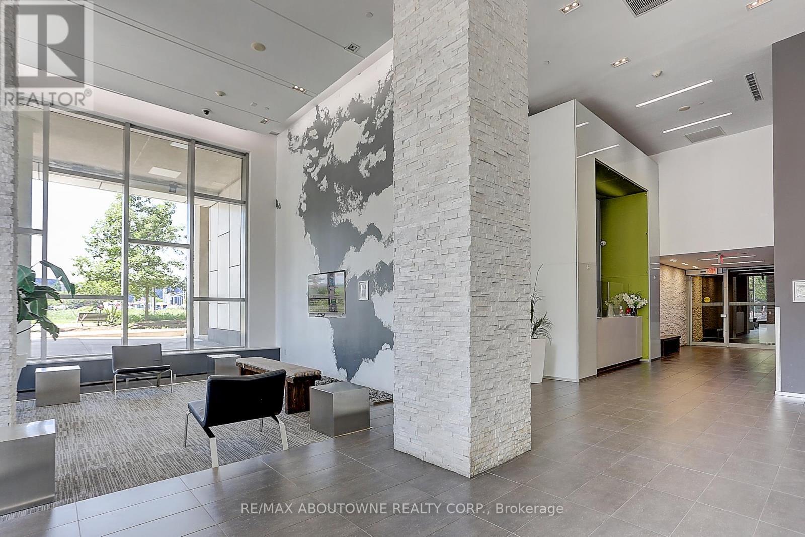 2005 - 360 Square One Drive, Mississauga, ON - Indoor