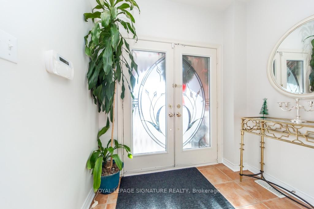 40 Tuscana Boulevard, Vaughan, ON - Indoor Photo Showing Other Room