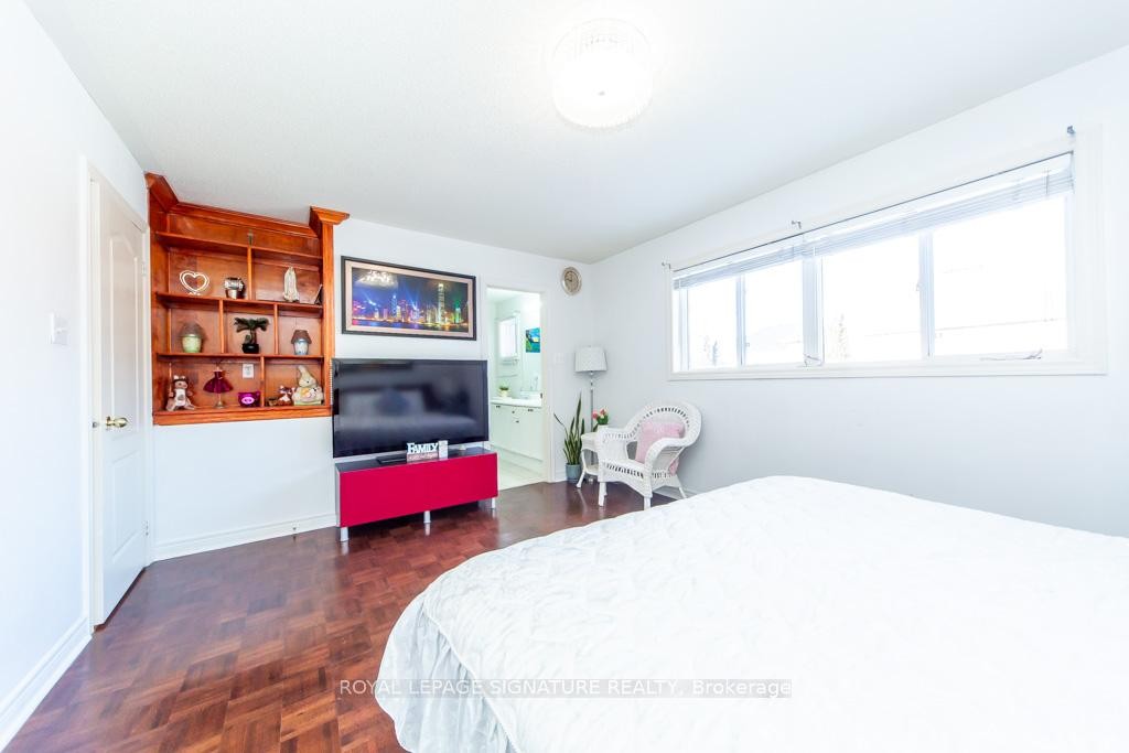 40 Tuscana Boulevard, Vaughan, ON - Indoor Photo Showing Bedroom
