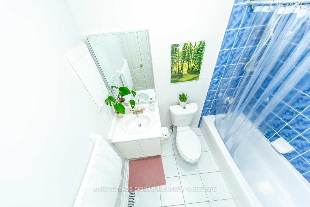 40 Tuscana Boulevard, Vaughan, ON - Indoor Photo Showing Bathroom