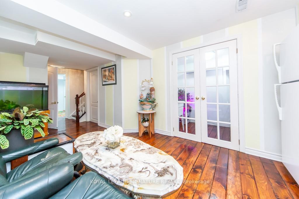 40 Tuscana Boulevard, Vaughan, ON - Indoor Photo Showing Other Room