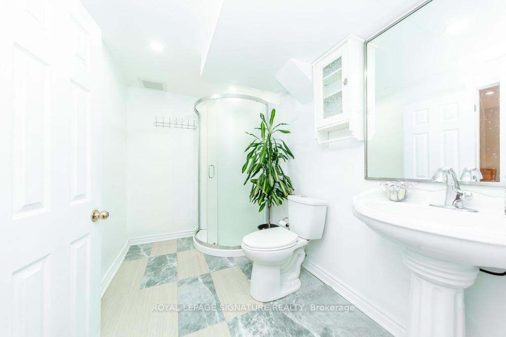 40 Tuscana Boulevard, Vaughan, ON - Indoor Photo Showing Bathroom