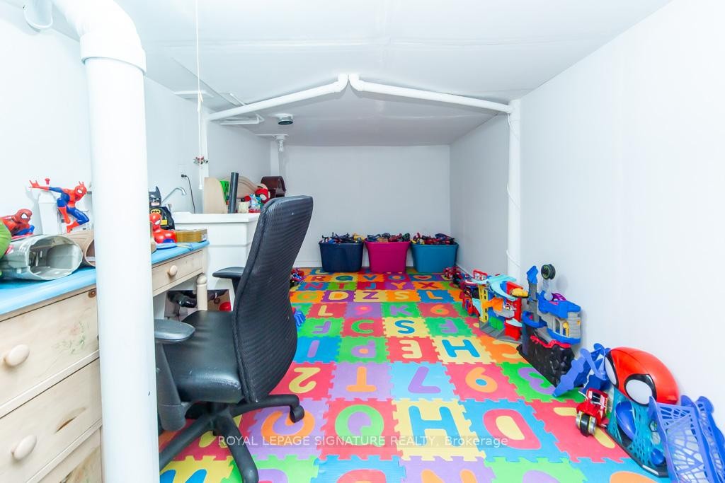 40 Tuscana Boulevard, Vaughan, ON - Indoor Photo Showing Other Room