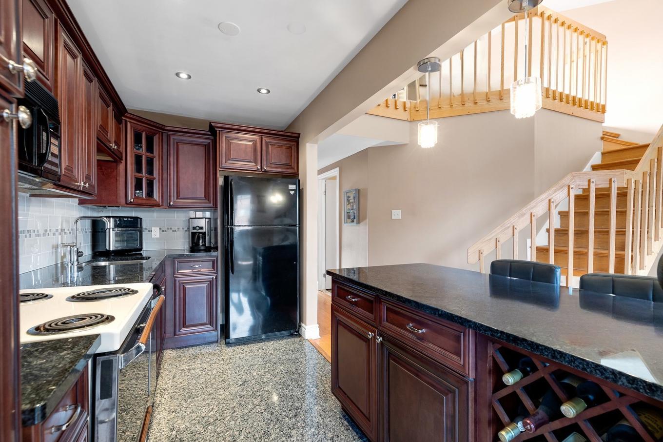 Cuisine - 301-1390 Rue Hyman, Montréal (Pierrefonds-Roxboro), QC - Indoor Photo Showing Kitchen