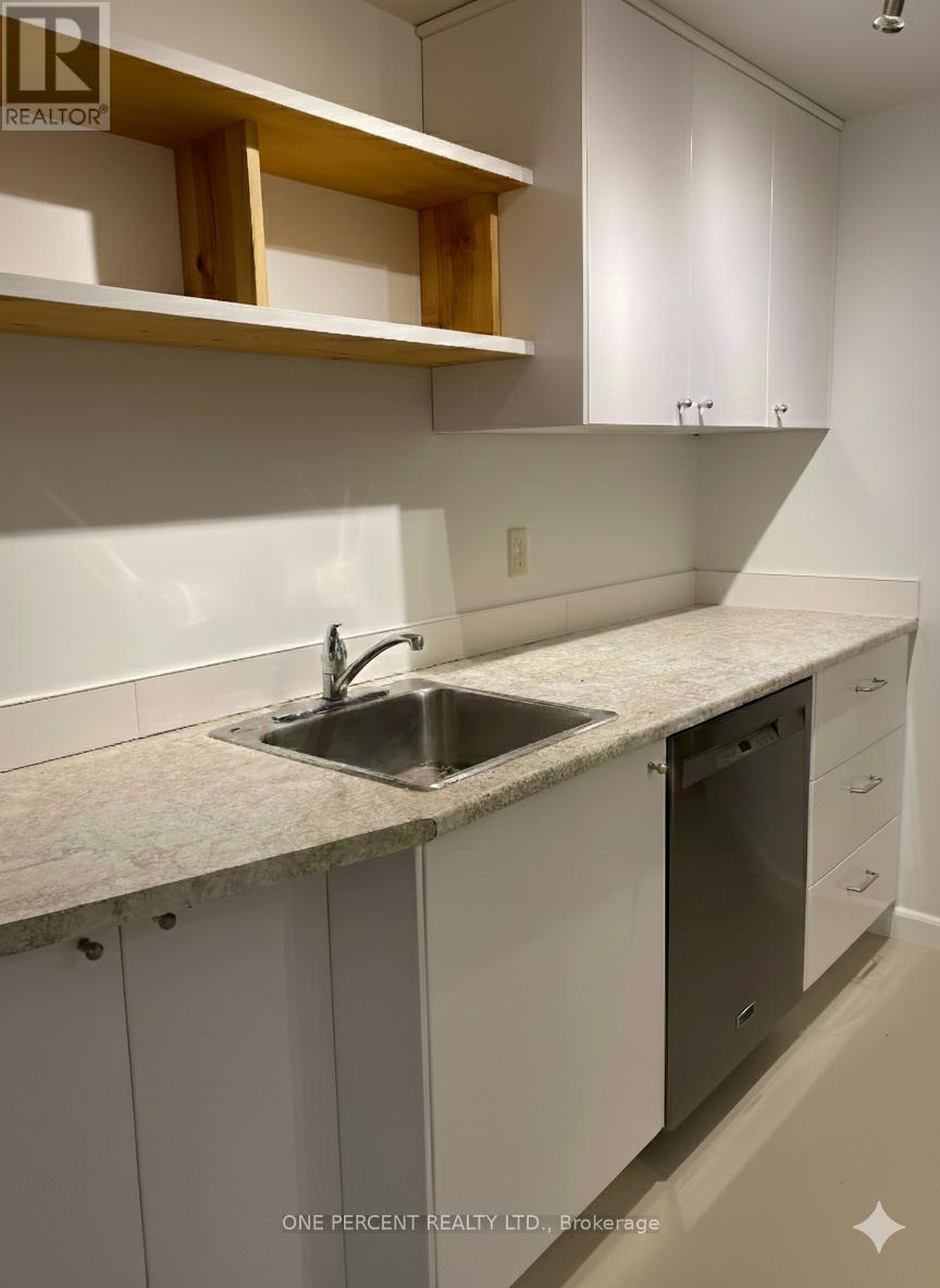 Basement Unit - 270 Arlington Avenue, Ottawa, ON - Indoor Photo Showing Other Room