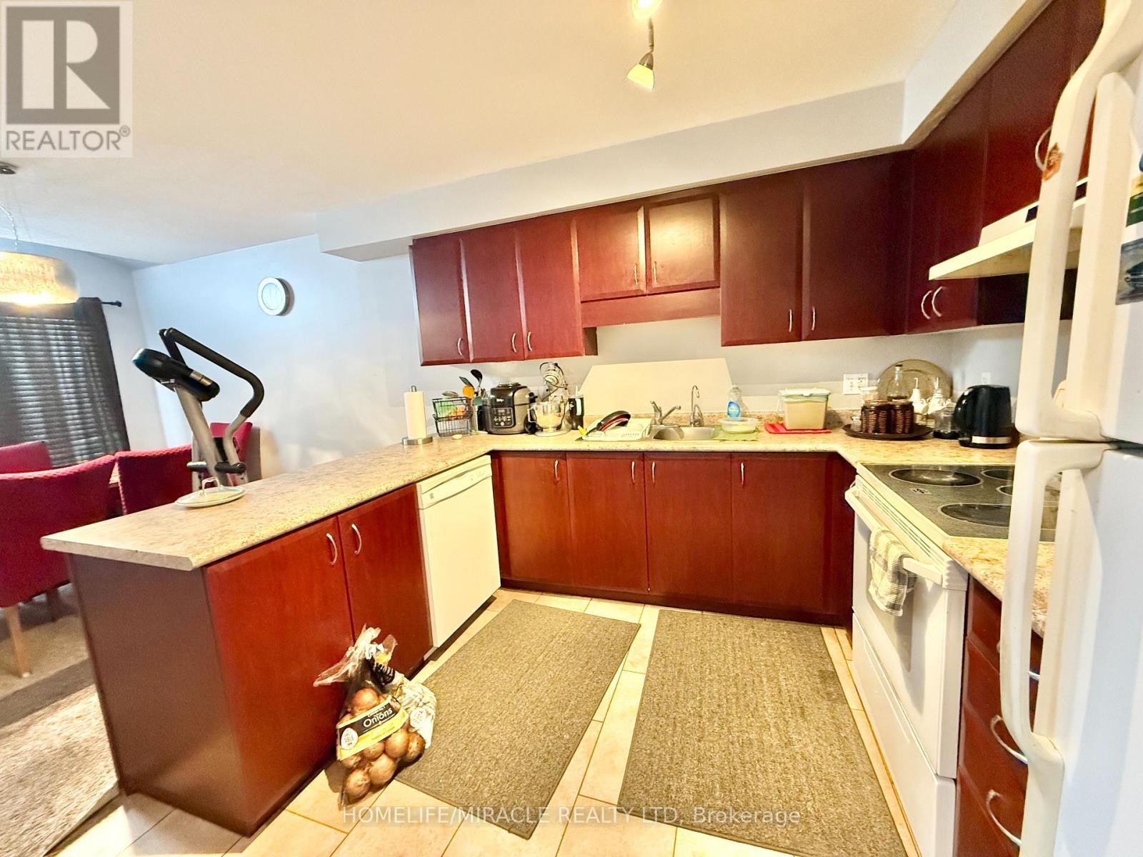 22 Madeleine Street, Kitchener, ON - Indoor Photo Showing Kitchen