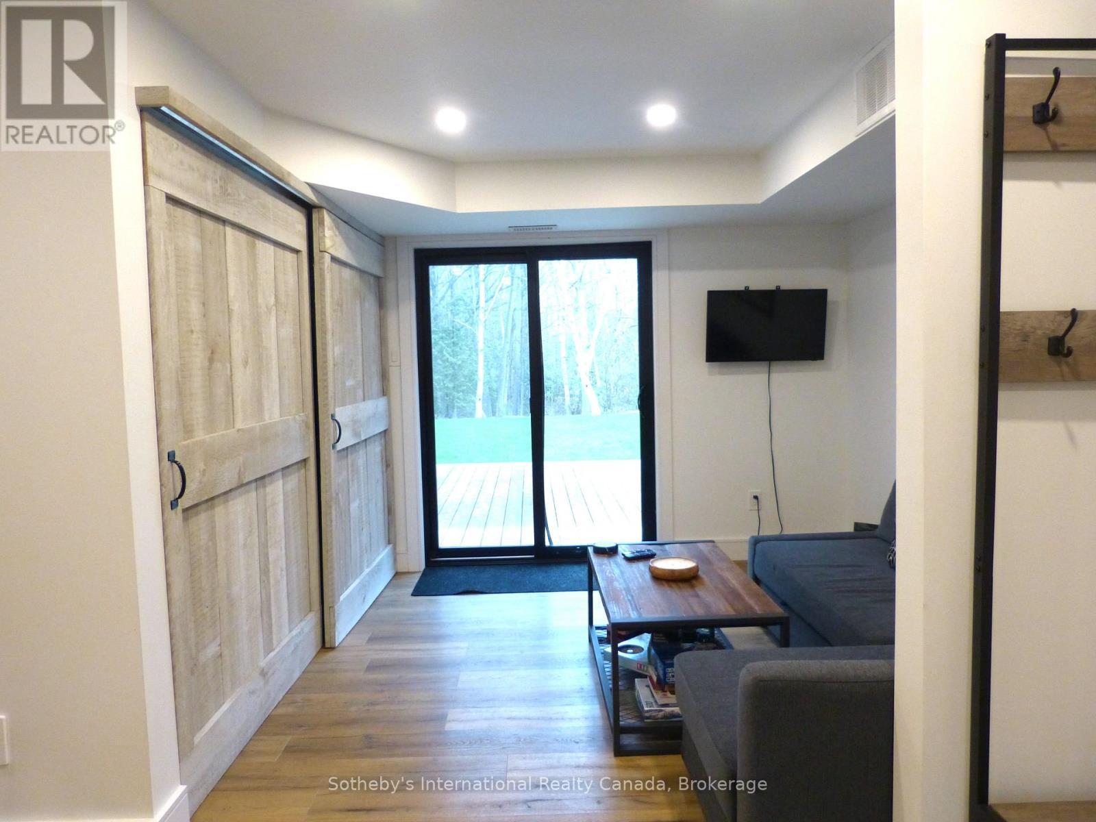 31 Slalom Gate Road, Collingwood, ON - Indoor Photo Showing Other Room