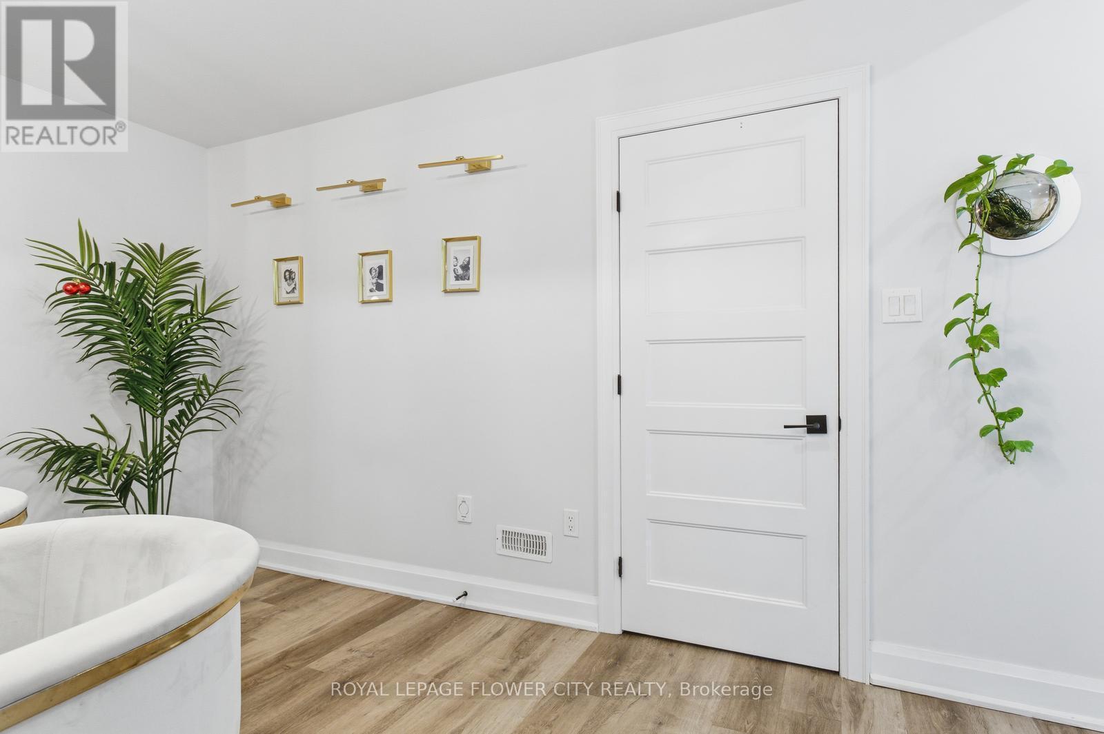 13 Grafton Avenue, Hamilton, ON - Indoor Photo Showing Other Room