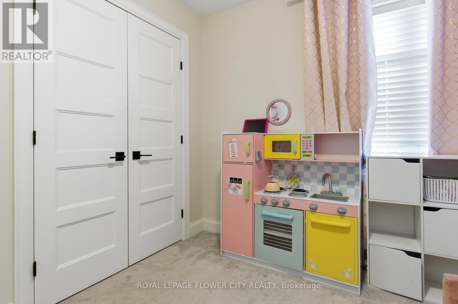 13 Grafton Avenue, Hamilton, ON - Indoor Photo Showing Other Room