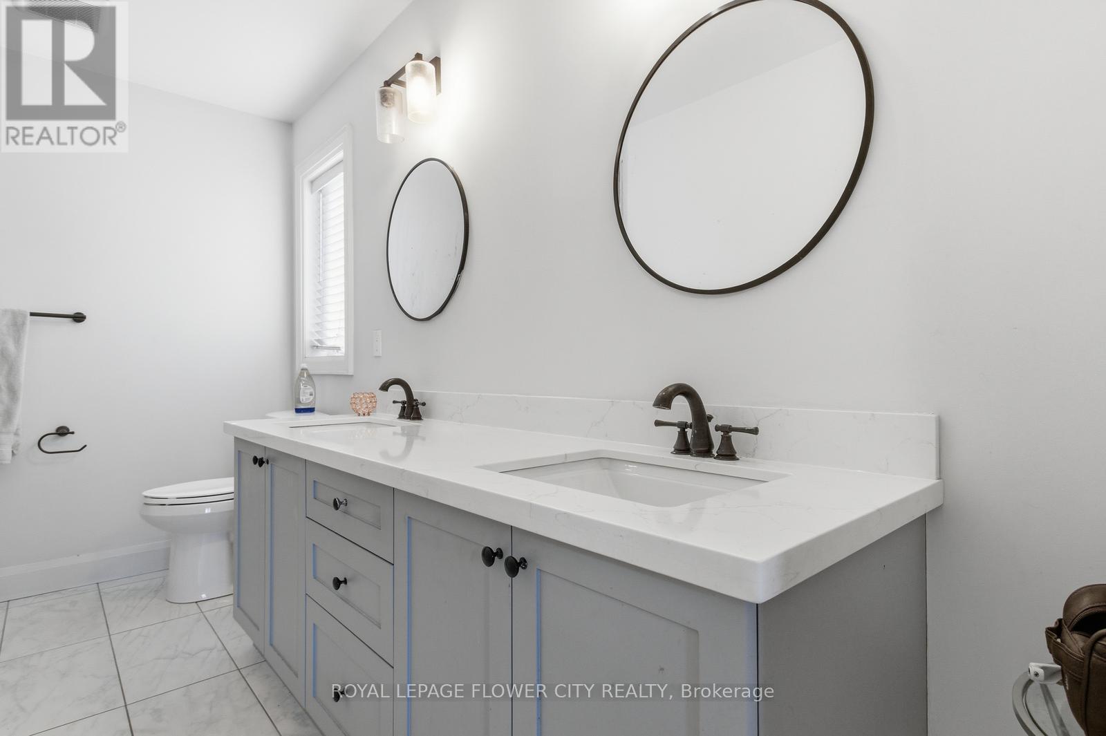 13 Grafton Avenue, Hamilton, ON - Indoor Photo Showing Bathroom